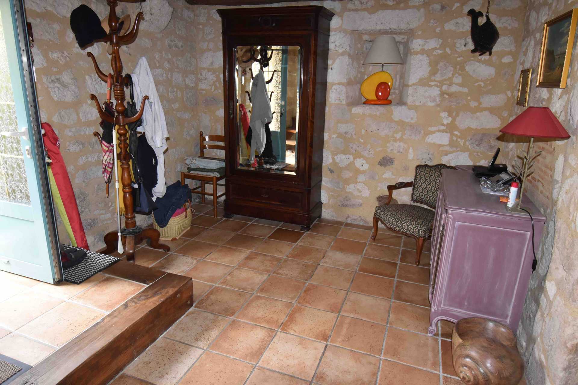 Dom w Saint-Léon-d'Issigeac, Nouvelle-Aquitaine 12132115