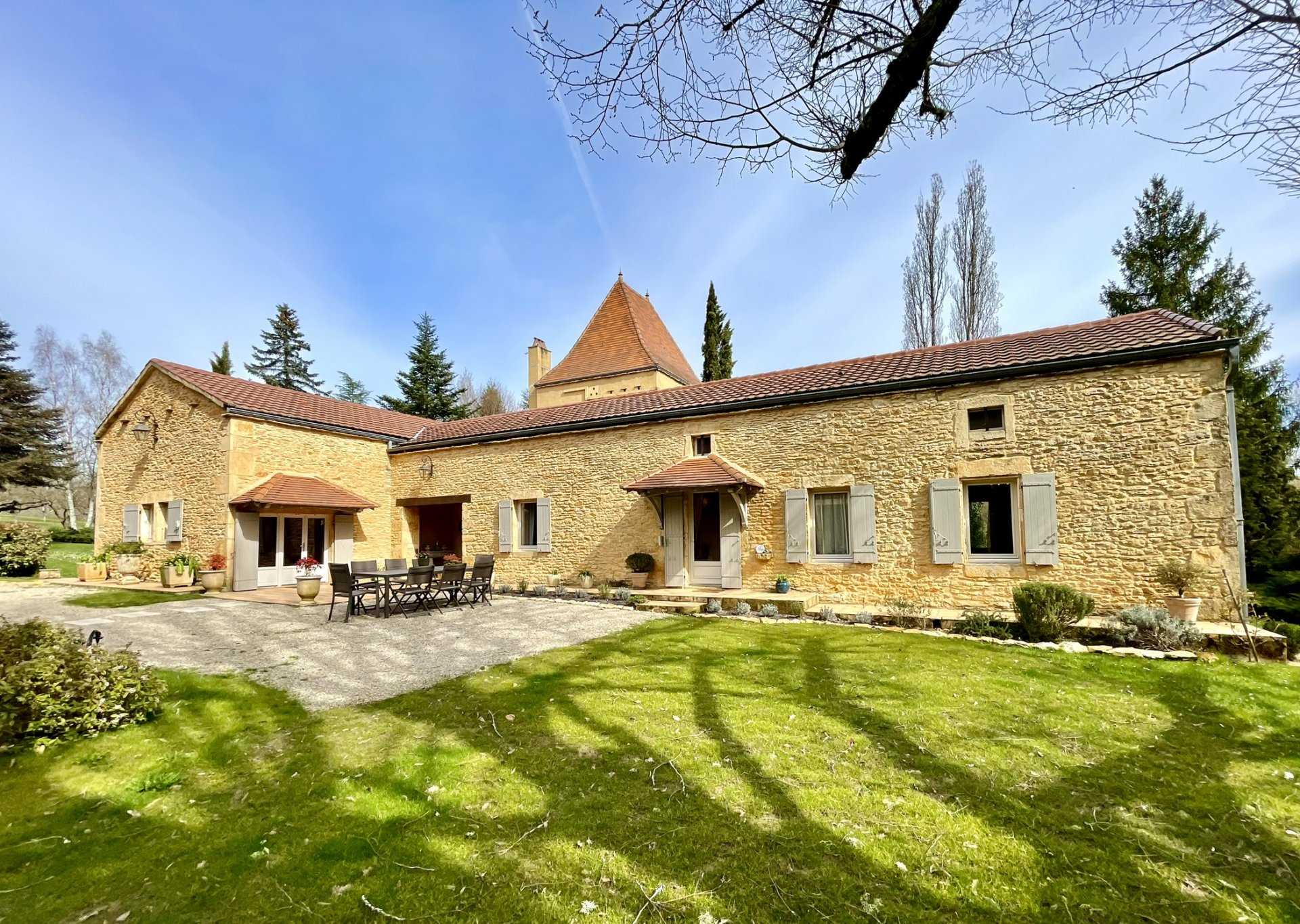σπίτι σε Frayssinet-le-Gélat, Occitanie 12132236