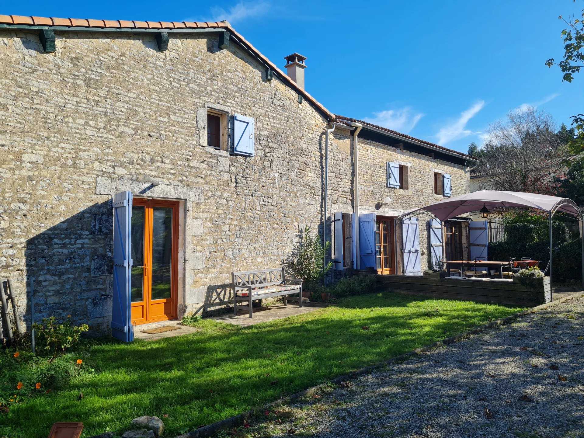 House in Mansle, Nouvelle-Aquitaine 12132310