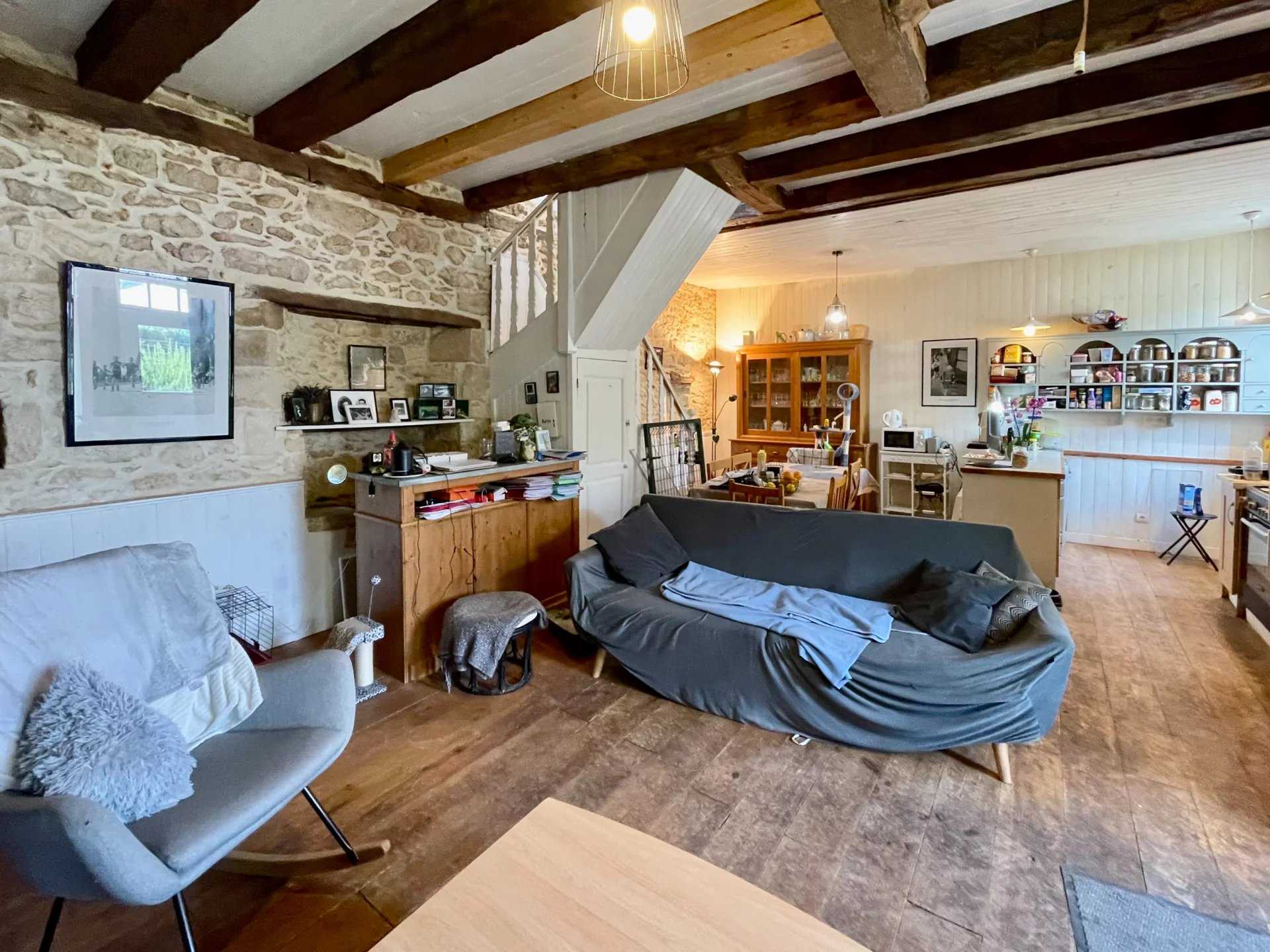 House in Salignac-Eyvigues, Nouvelle-Aquitaine 12132372