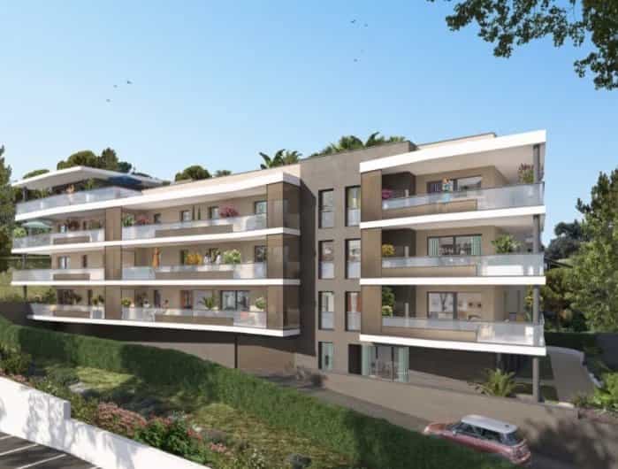 Condominium in Villeneuve-Loubet, Provence-Alpes-Côte d'Azur 12132510