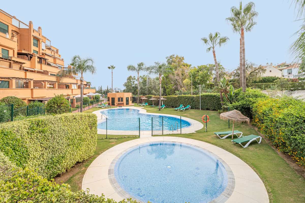 Condominium in Marbella, Andalusië 12132680