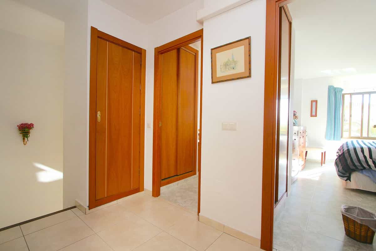 House in Fuengirola, Andalusia 12132874