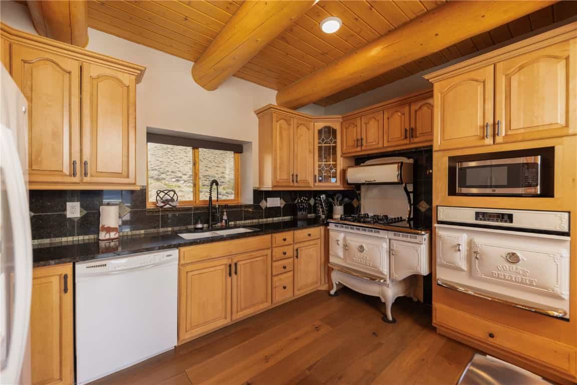 House in Twin Lakes, Colorado 12132949