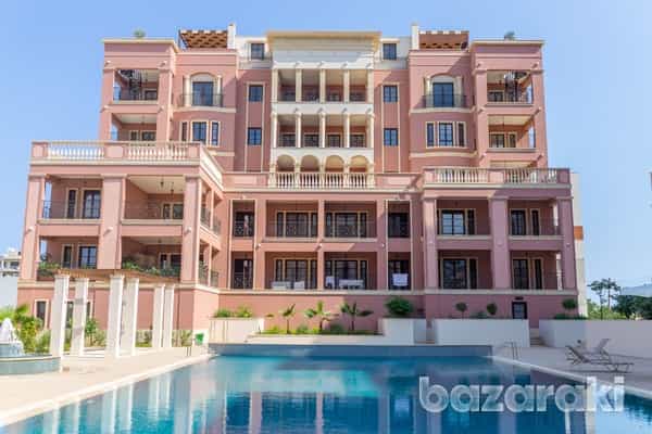 Condominium in Germasogeia, Limassol 12133372