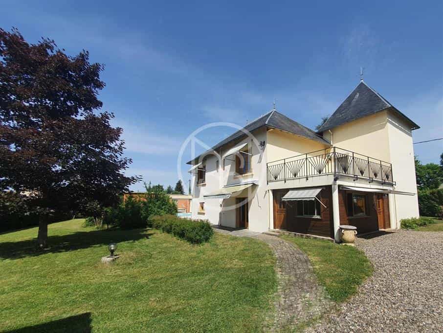 House in Lezoux, Auvergne-Rhone-Alpes 12133781