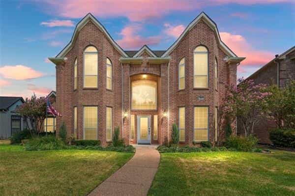 House in Irving, Texas 12133904