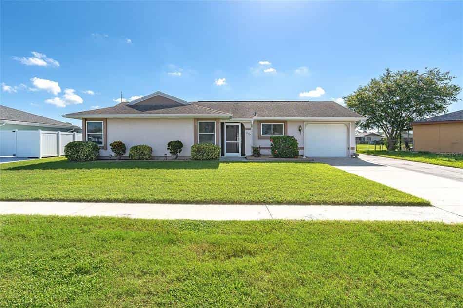 House in North Port, Florida 12133917