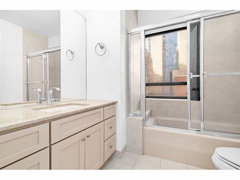 Condominium in Manhattan, New York 12134529