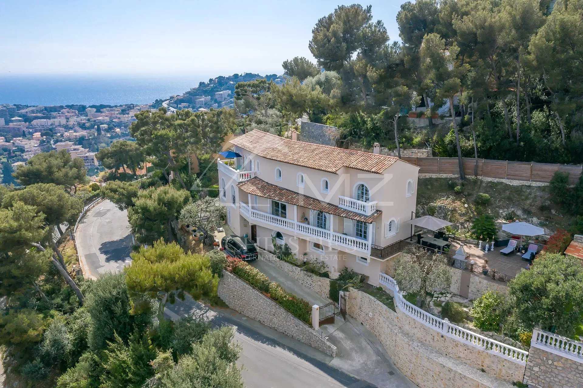Hus i Roquebrune, Provence-Alpes-Cote d'Azur 12134550