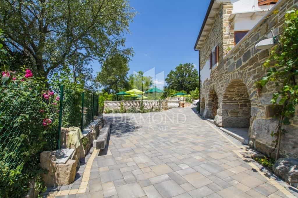 casa en Tupljak, Istria County 12134689