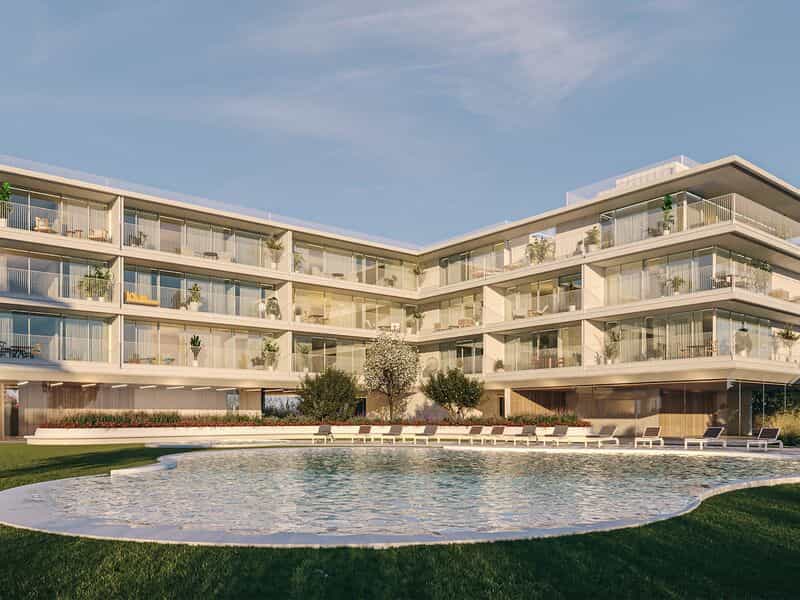 Condominium in Quarteira, Faro 12134799