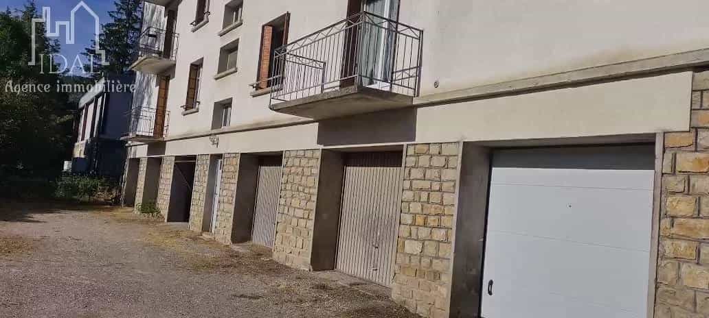 Condominium in Marvejols, Occitanie 12135200