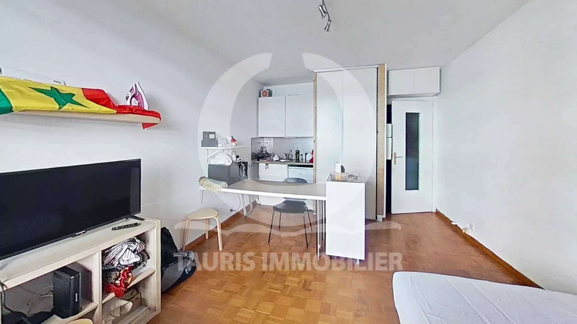 公寓 在 Saint-Jerome, 普羅旺斯-阿爾卑斯-藍色海岸 12135337