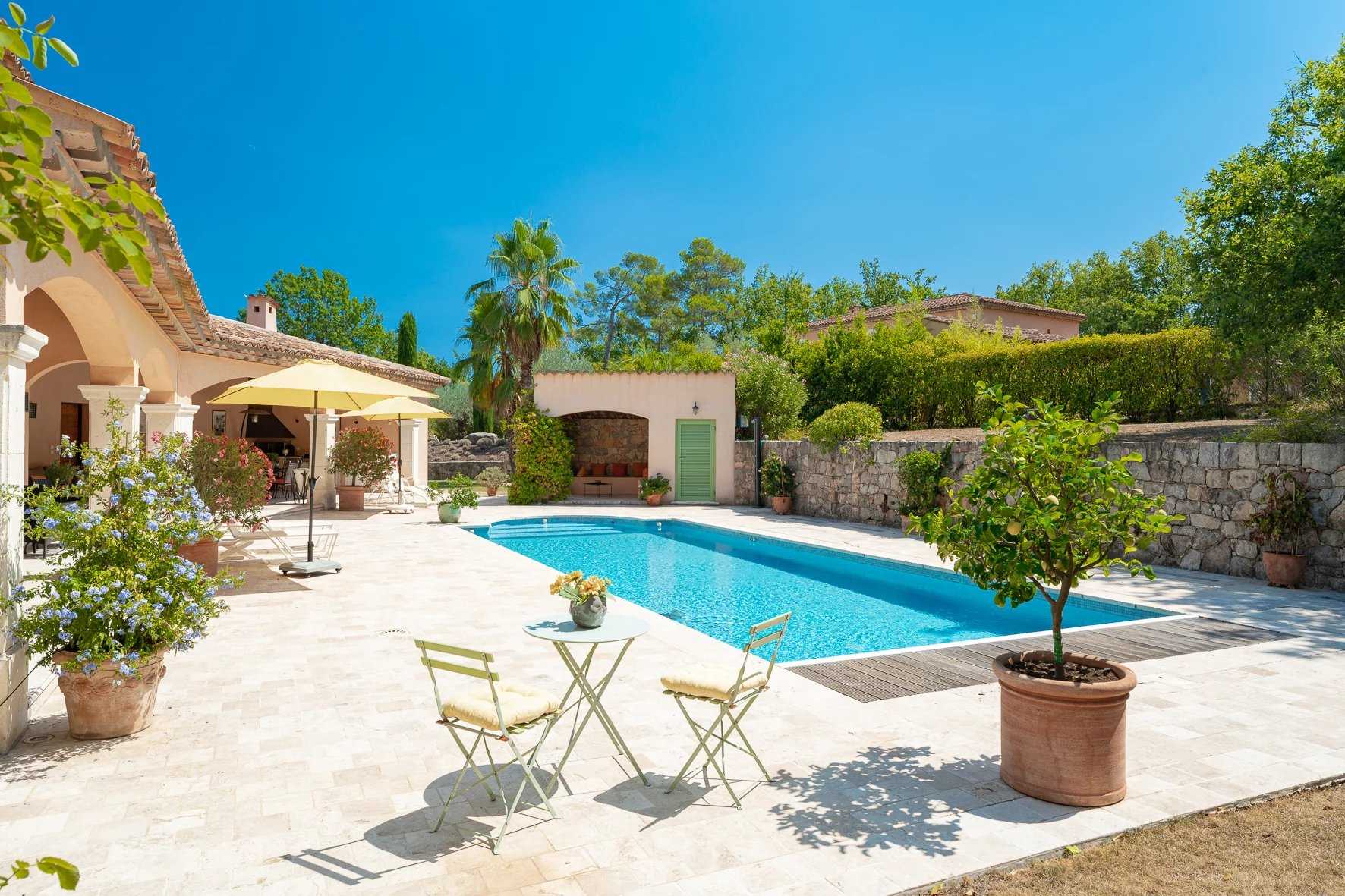 Rumah di Fayence, Provence-Alpes-Côte d'Azur 12135739