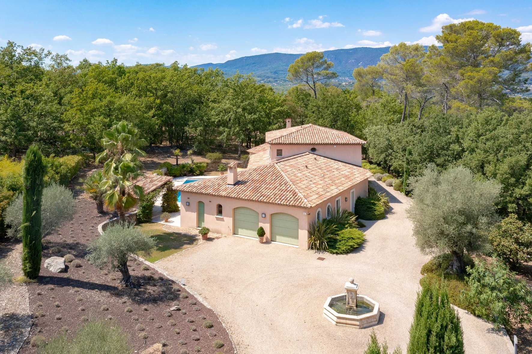Будинок в Fayence, Provence-Alpes-Côte d'Azur 12135739