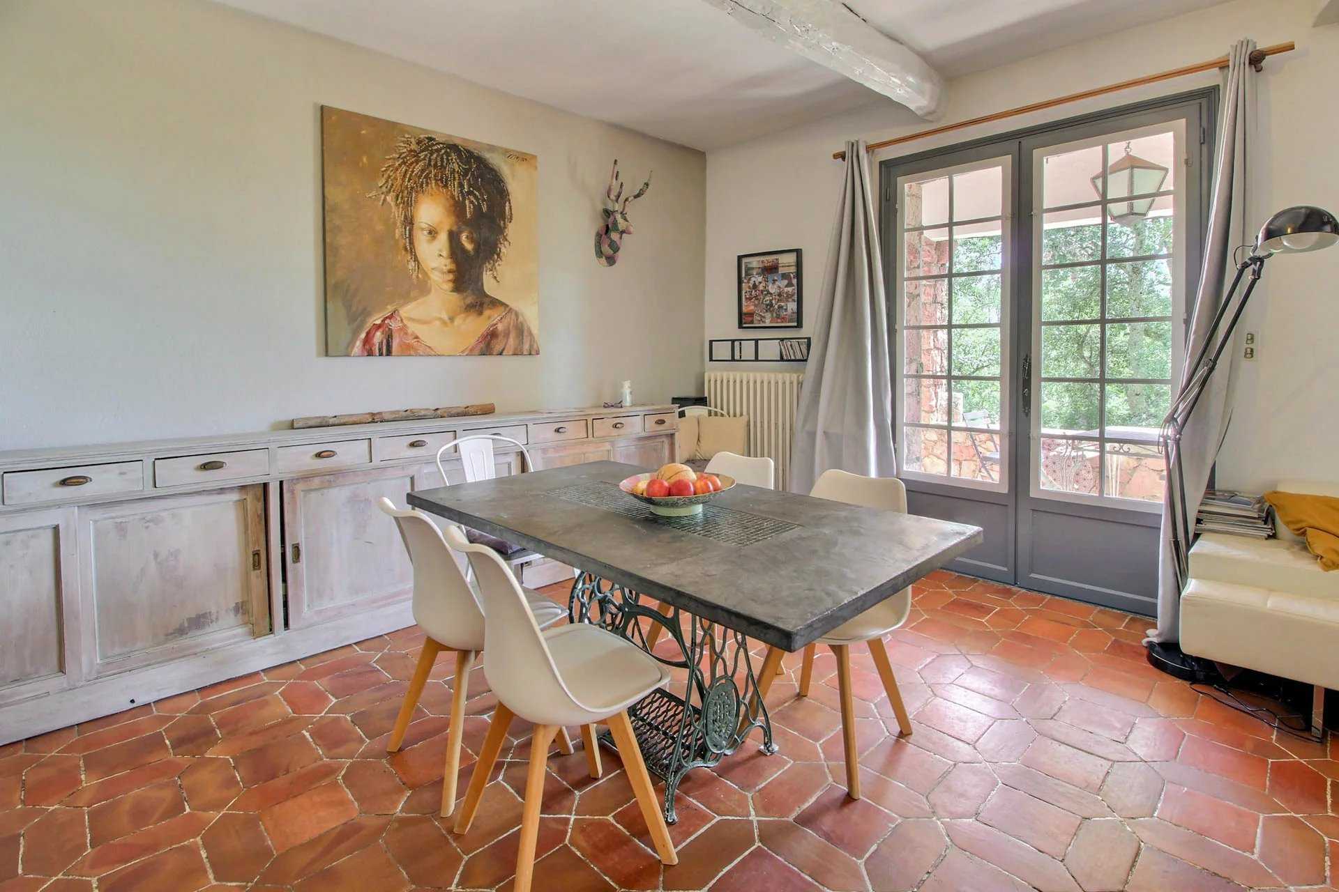 Casa nel Saint-Paul-en-Forêt, Provence-Alpes-Côte d'Azur 12135752