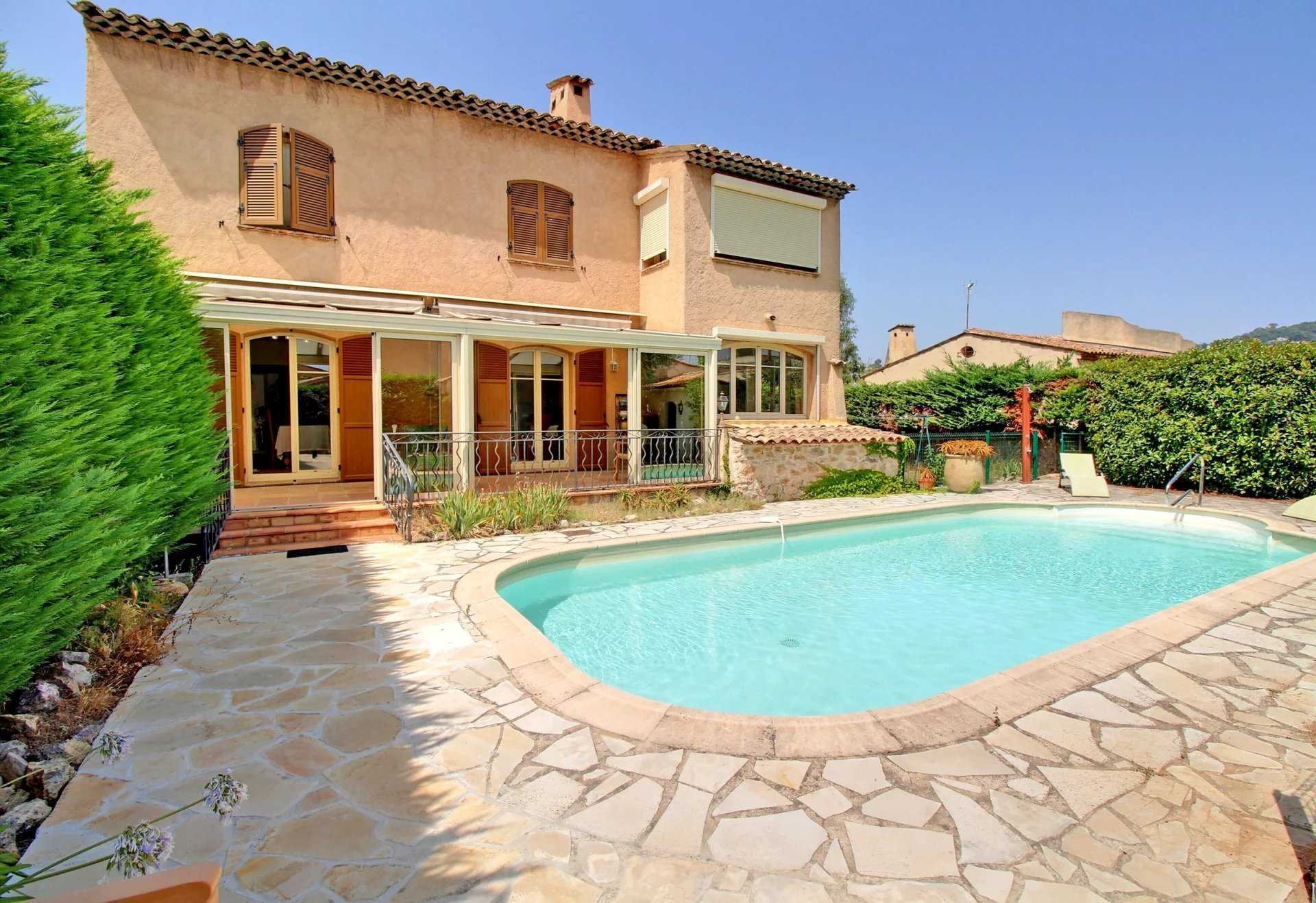 Talo sisään Le Cannet, Provence-Alpes-Cote d'Azur 12135753