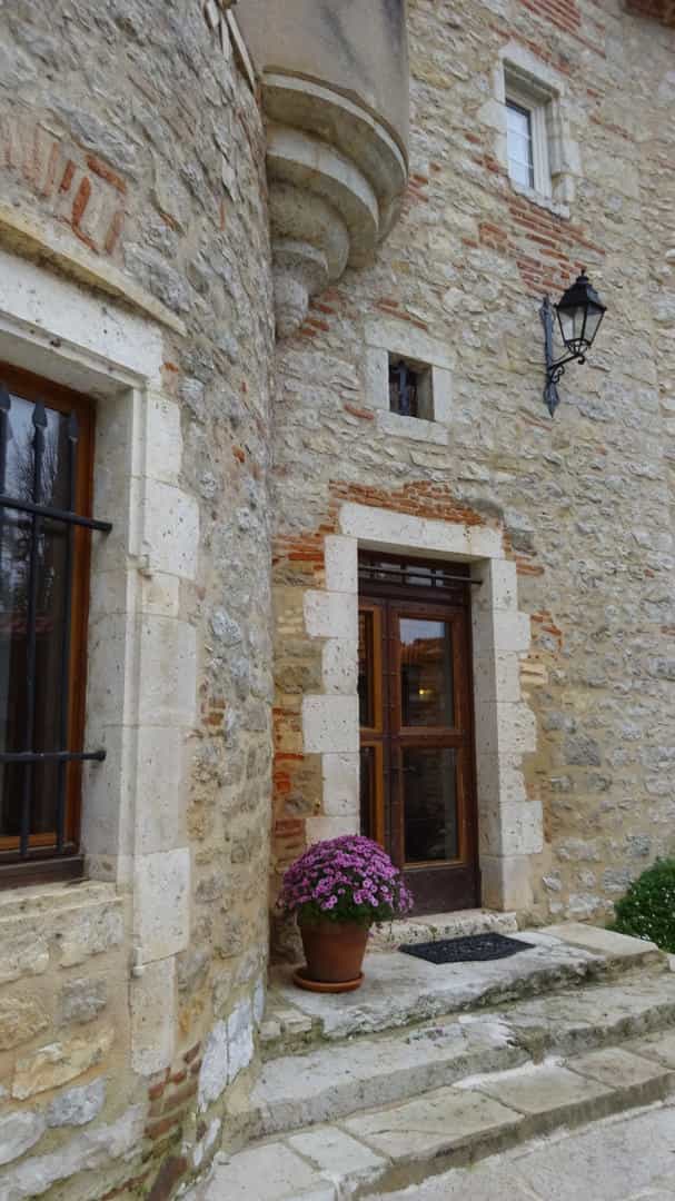 House in Saint-Cyprien, Nouvelle-Aquitaine 12135987