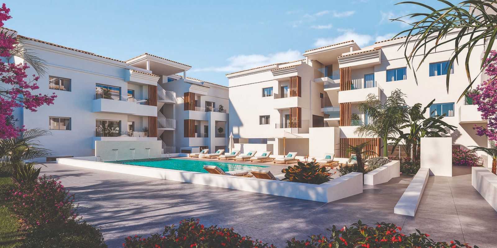 Condominium in Fuengirola, Andalusia 12136231