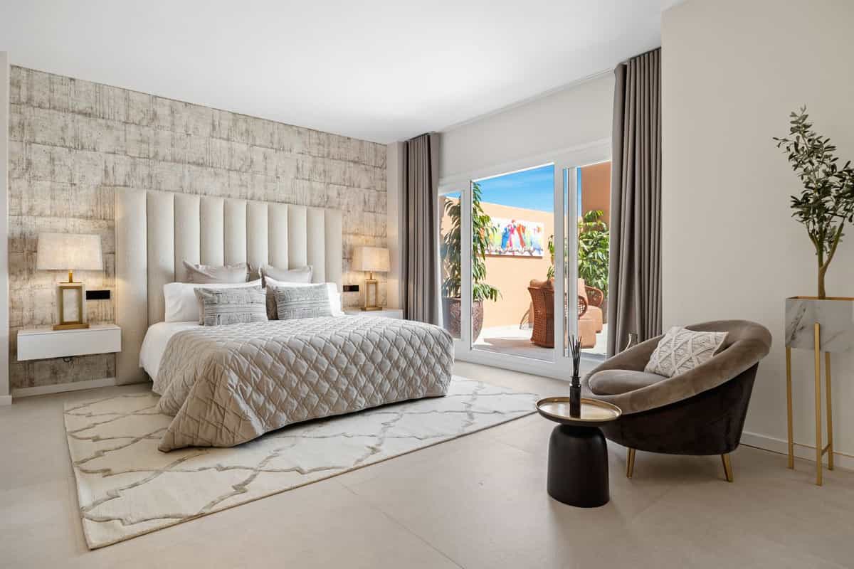Condominium in Marbella, Andalucía 12136458
