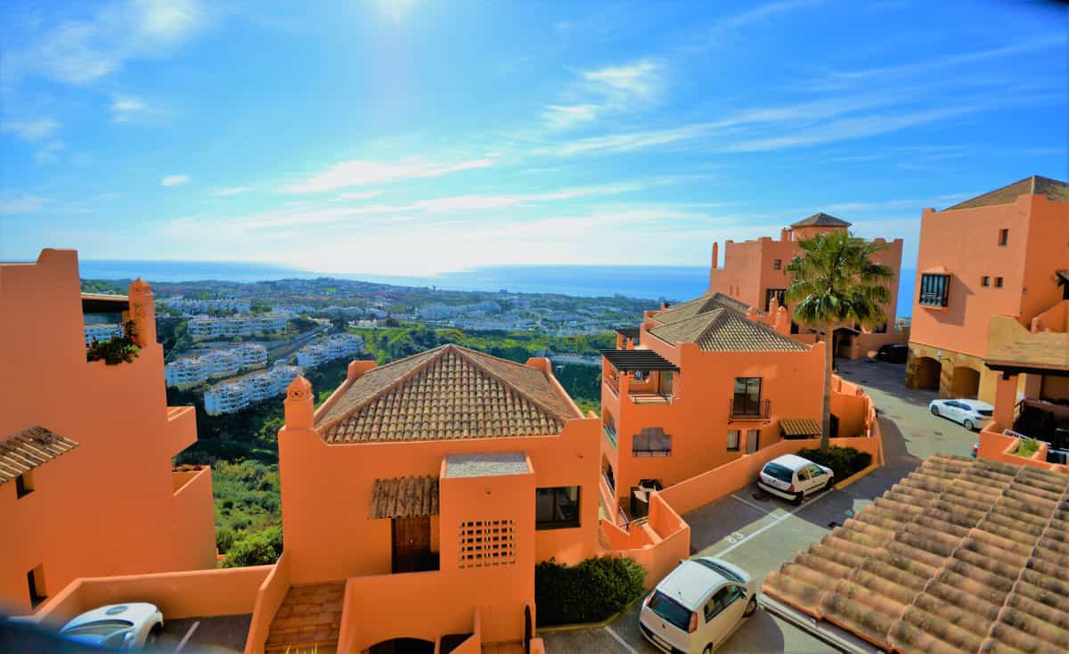 Condominium in Fuengirola, Andalusia 12136523