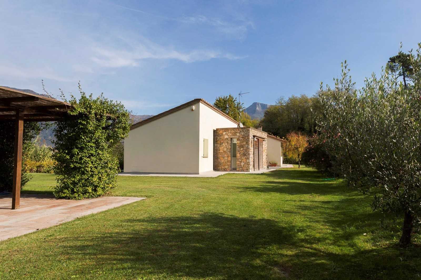 rumah dalam Camaiore, Tuscany 12136620
