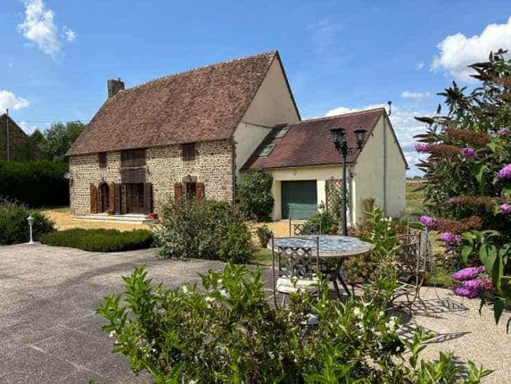 Huis in Couesmes, Pays de la Loire 12136685