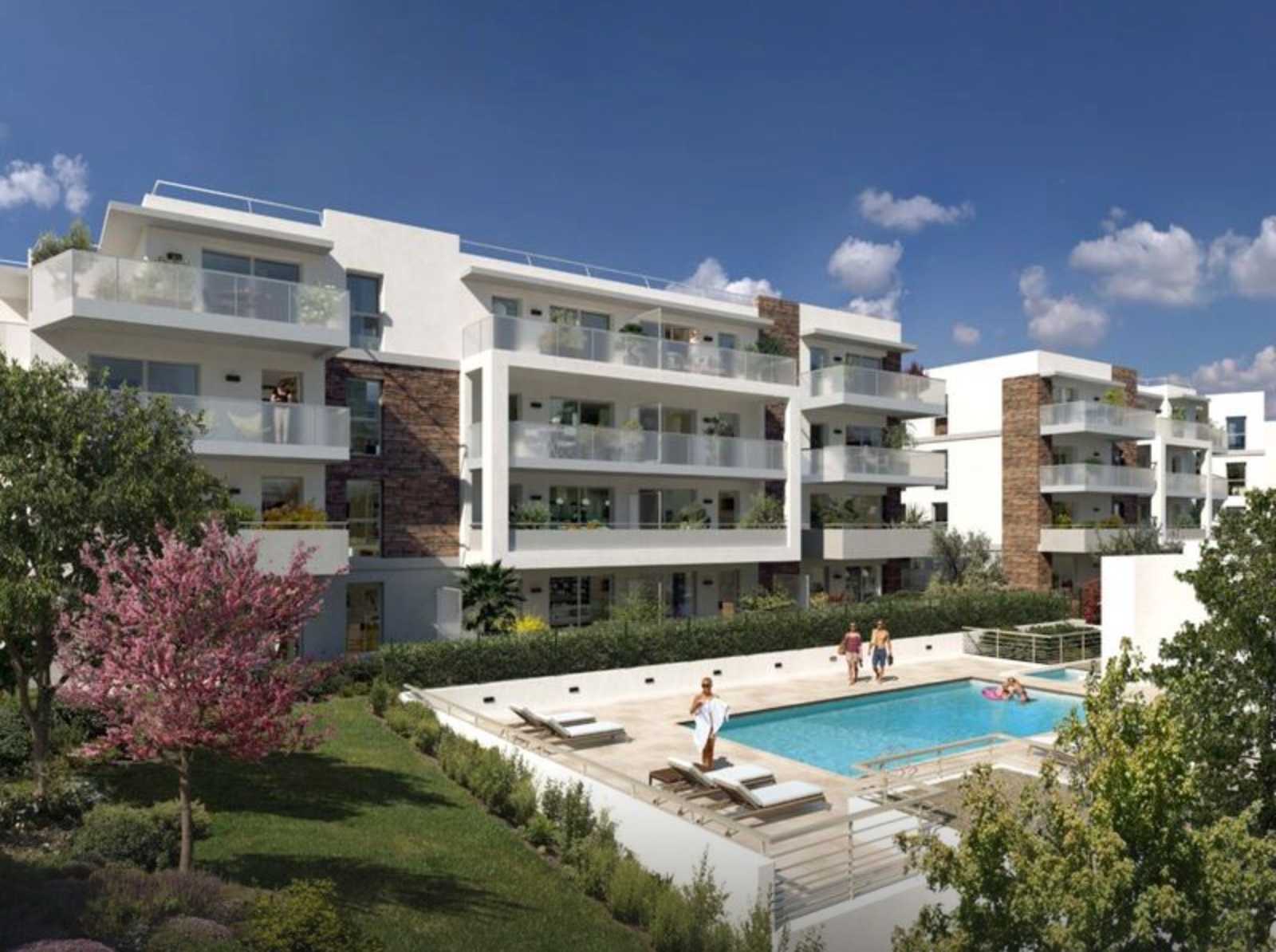 Condominium dans Saint-Laurent-du-Var, Provence-Alpes-Côte d'Azur 12136737