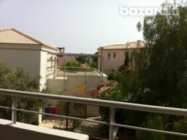 Condominium in Agios Tychon, Larnaca 12136806
