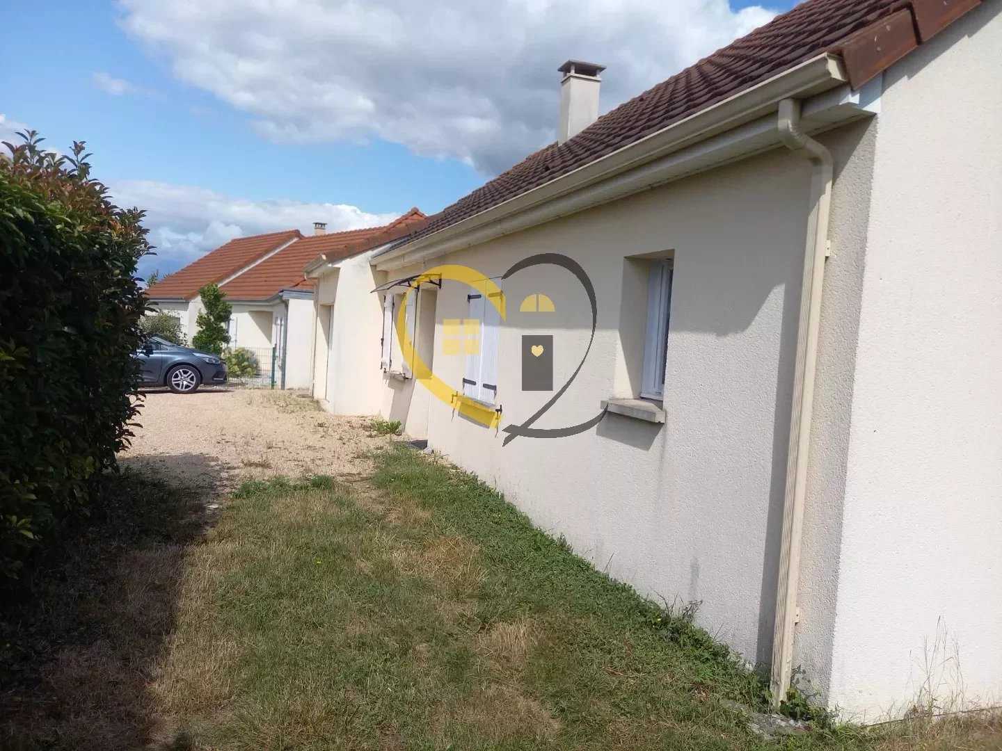 Haus im Sainte-Thorette, Centre-Val de Loire 12137048