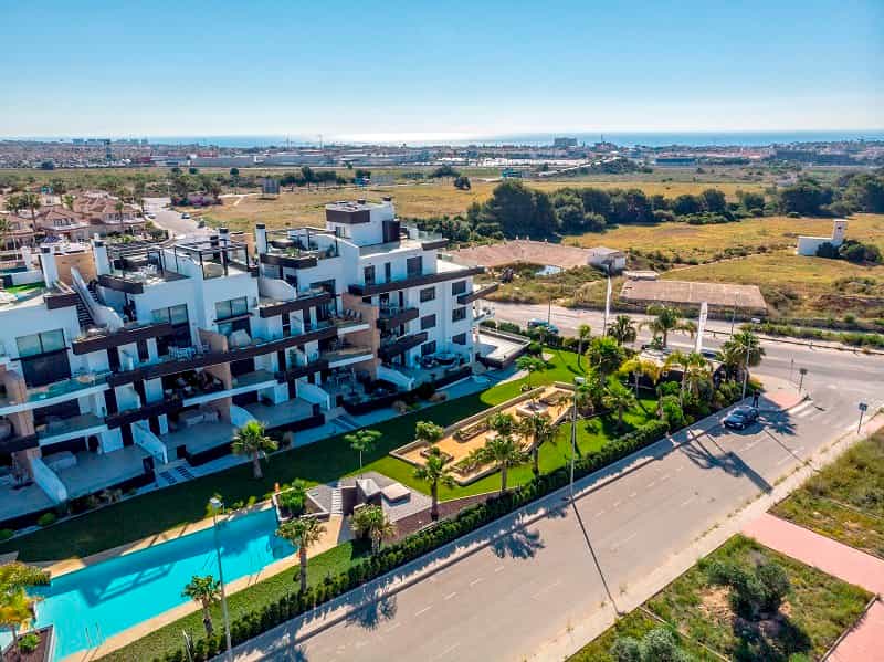 Condominium in Orihuela, Comunidad Valenciana 12139697