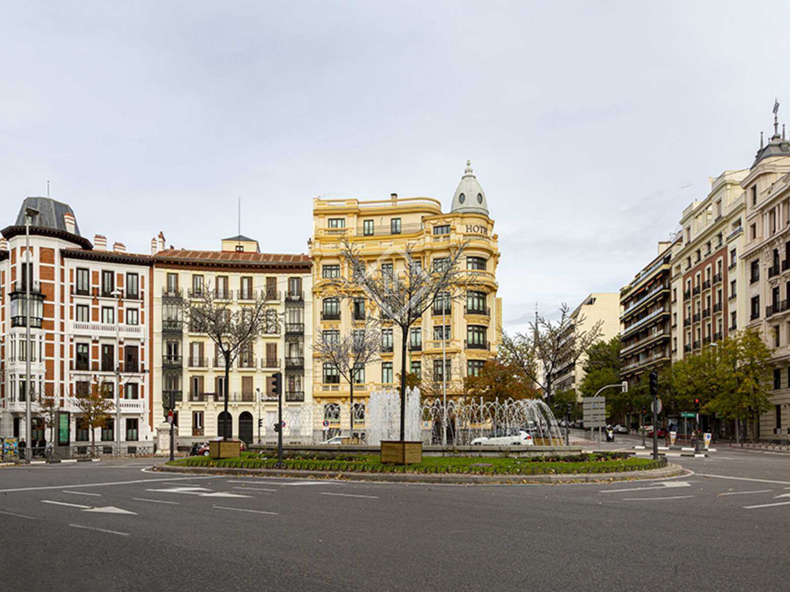 Condominium in Madrid, Community of Madrid 12140106