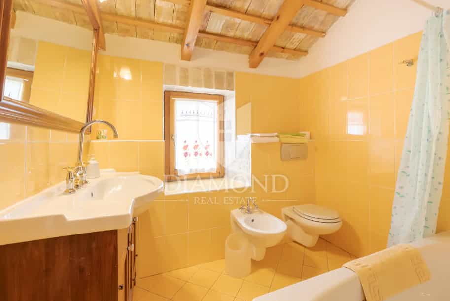 House in Krnica, Istria County 12140300