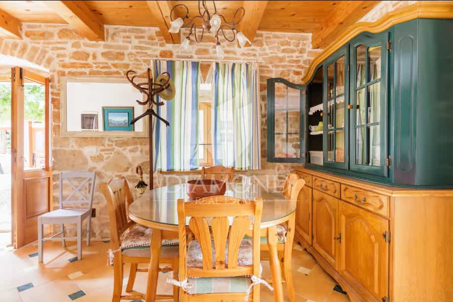 House in Krnica, Istria County 12140300