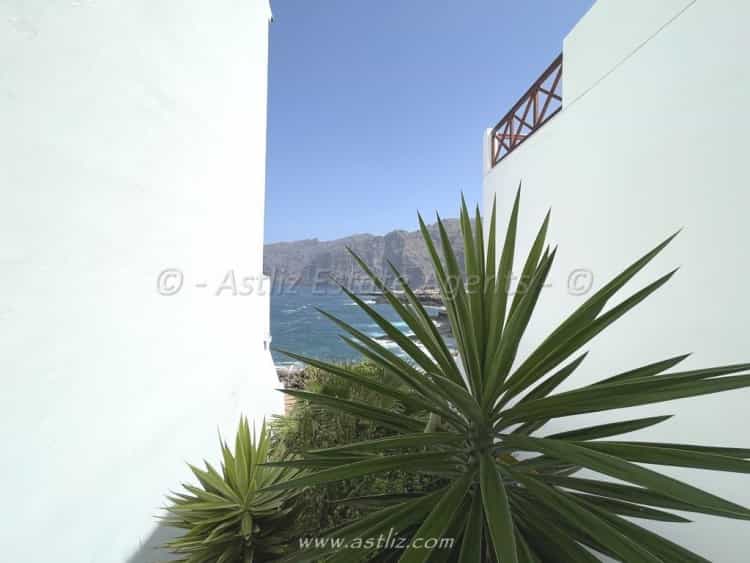 Condominium in Puerto de Santiago, Canary Islands 12141075