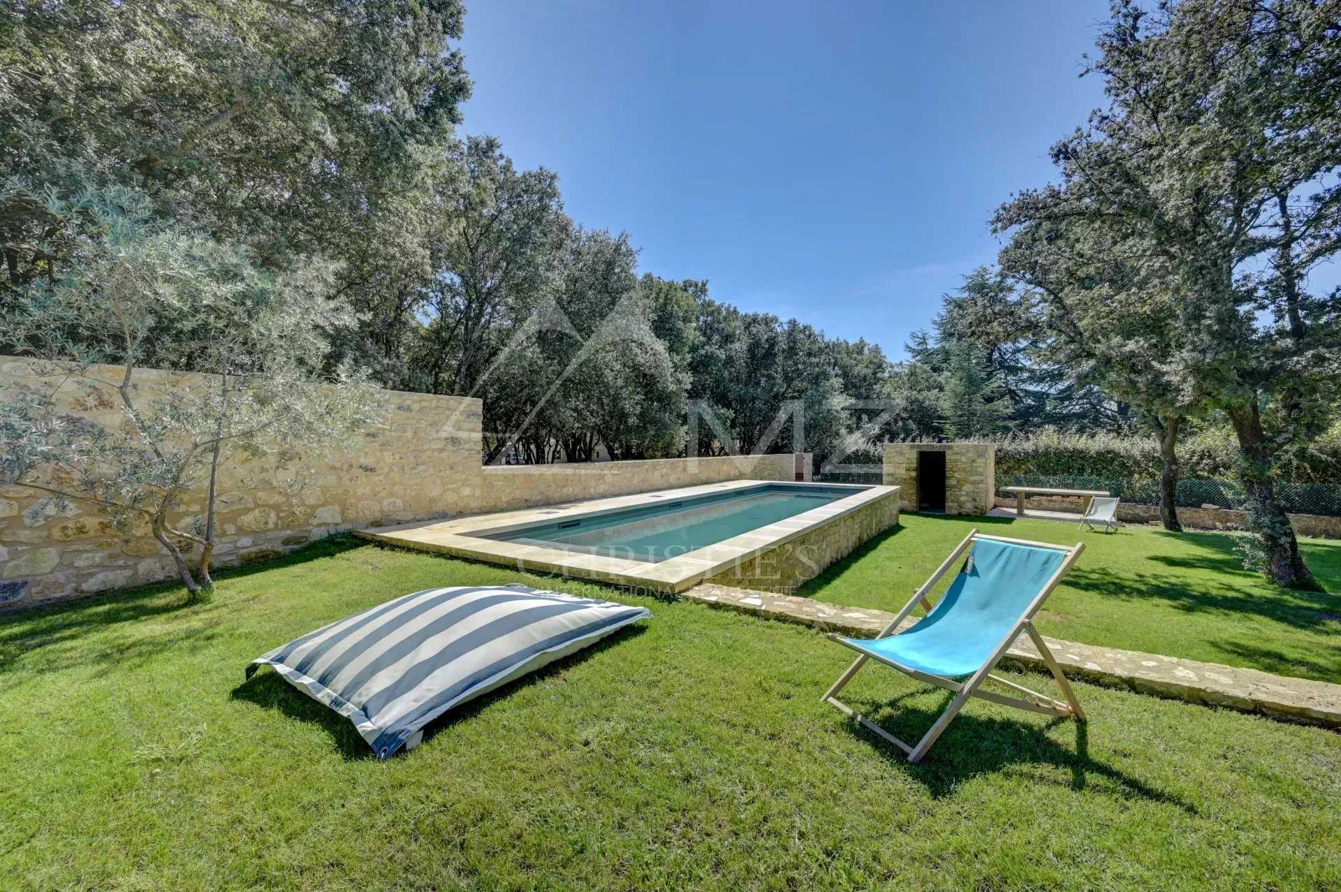 rumah dalam Lourmarin, Provence-Alpes-Cote d'Azur 12141390