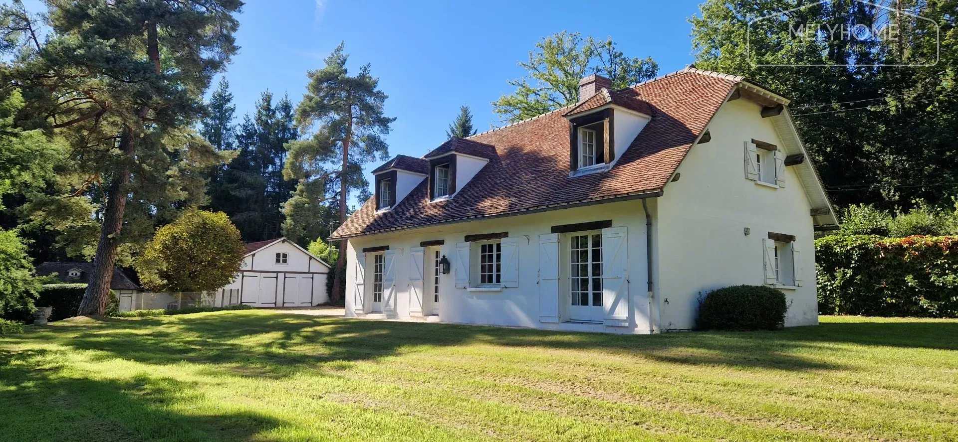 Casa nel Levis-Saint-Nom, Île-de-France 12141425