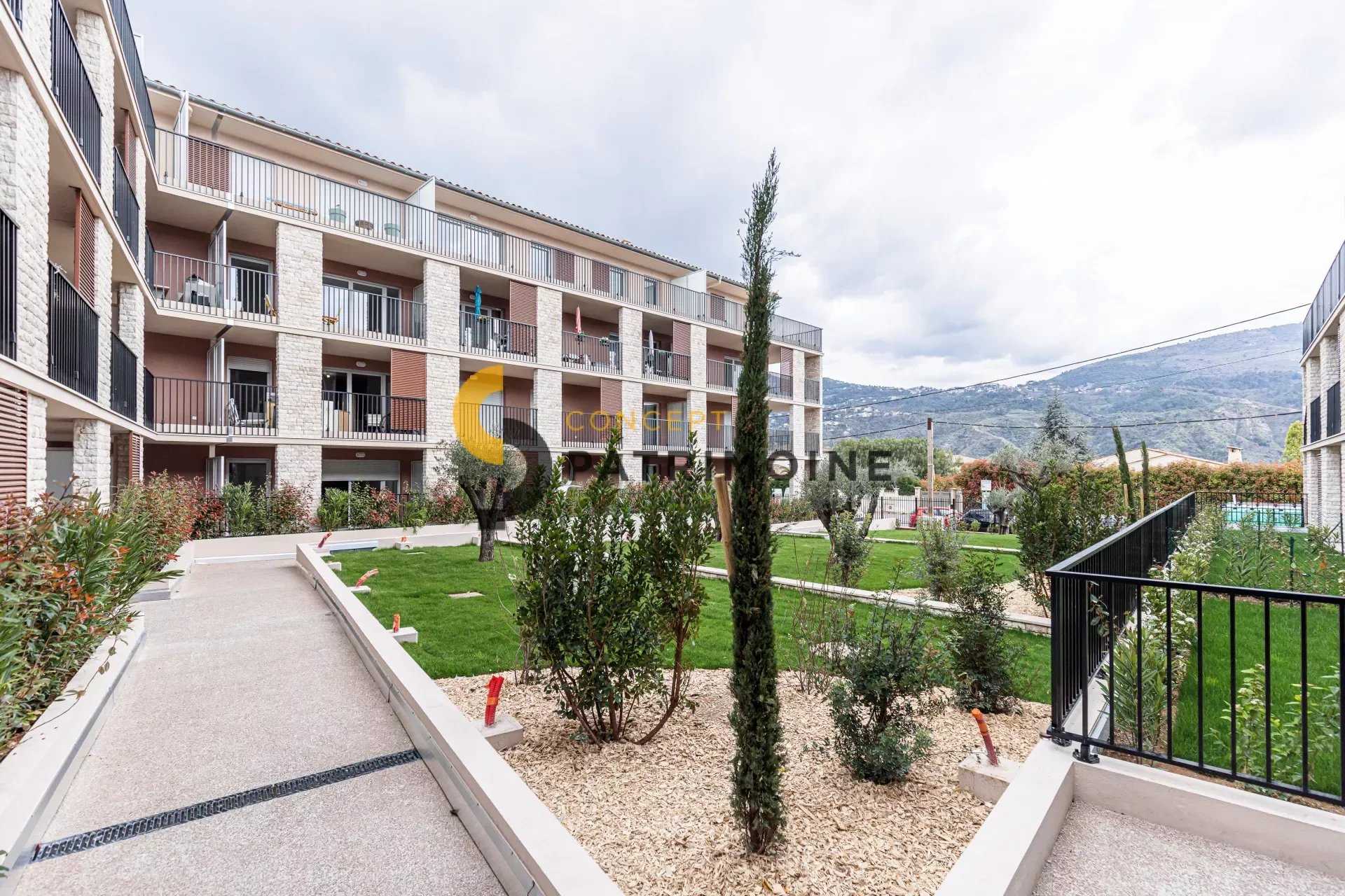 Condominium in Carros, Alpes-Maritimes 12141477