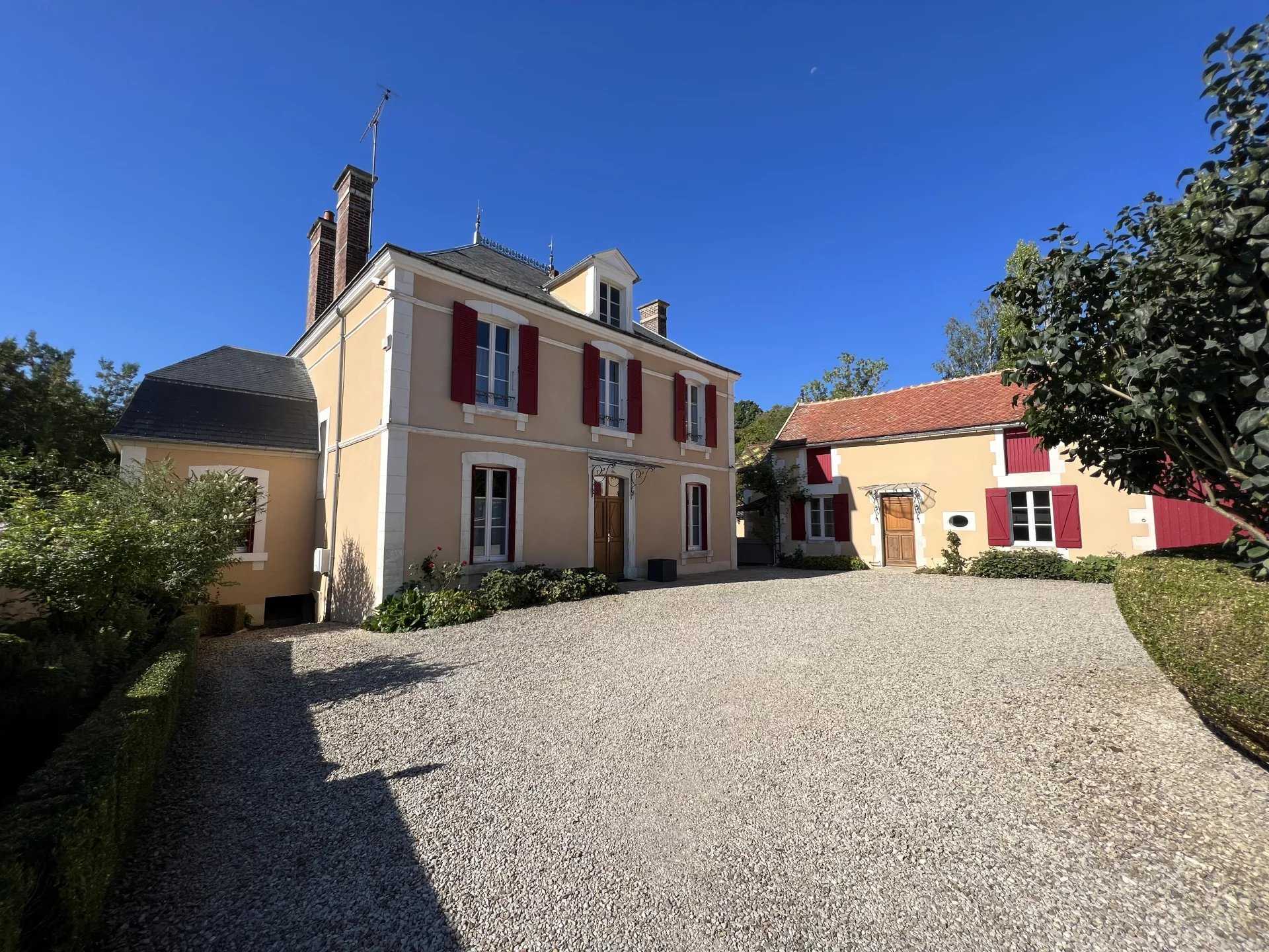 Residencial en Gy-l'Évêque, Yonne 12141488
