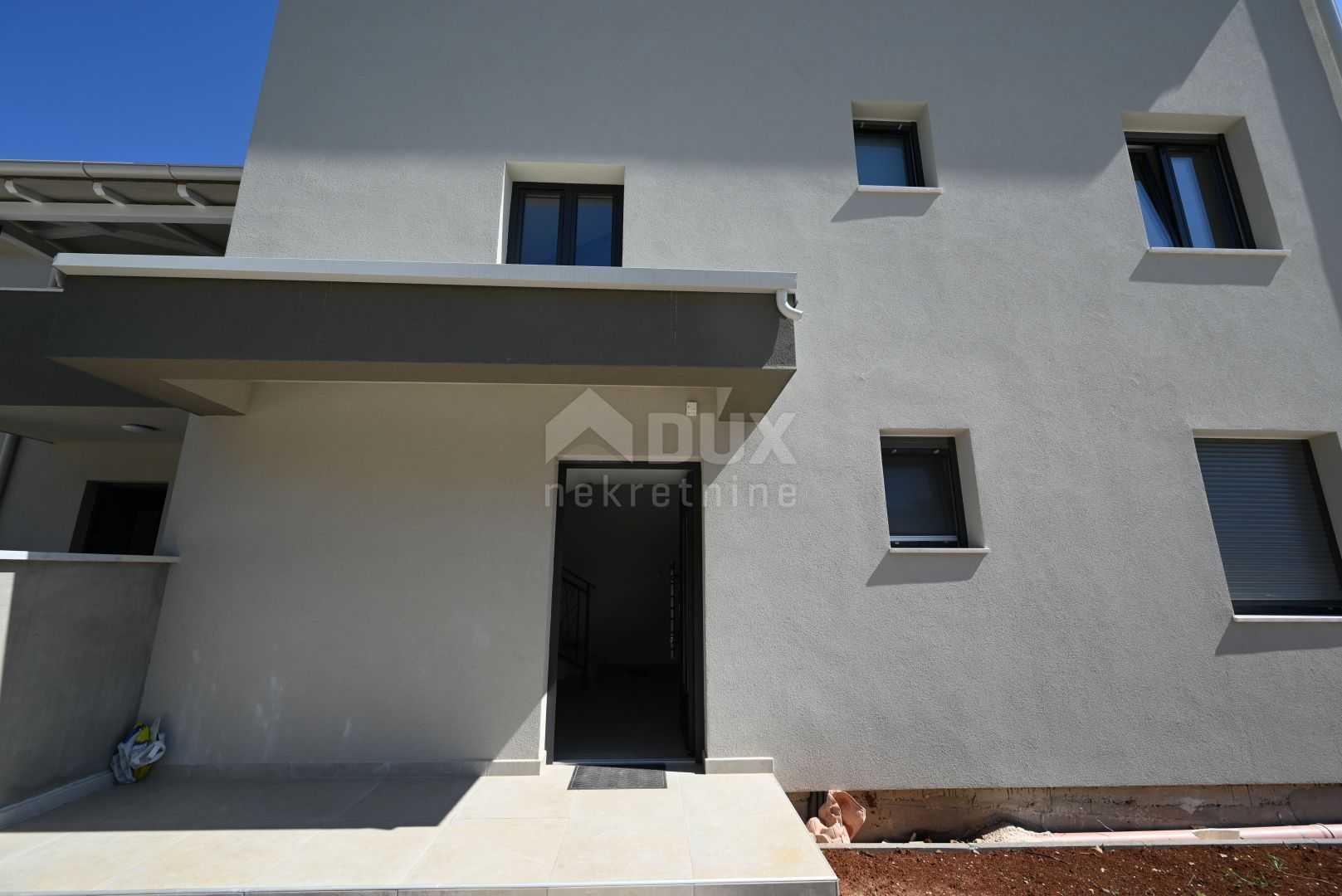 Condominium dans Pomer, Istria County 12141885