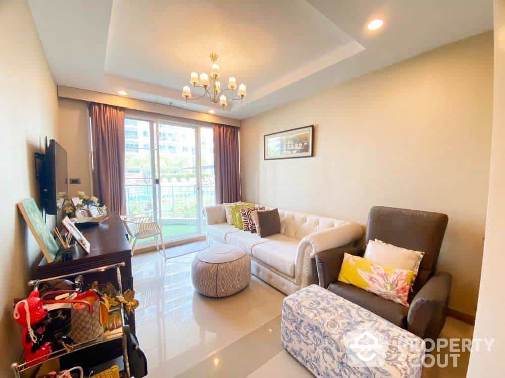 Condominium in Huai Khwang, Krung Thep Maha Nakhon 12142318