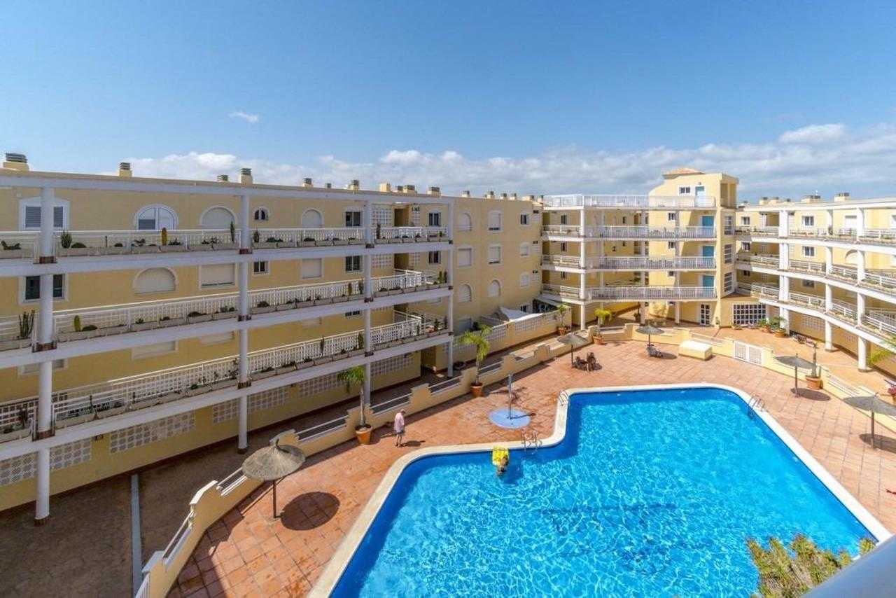 Condominium in Dehesa de Campoamor, Valencian Community 12142464