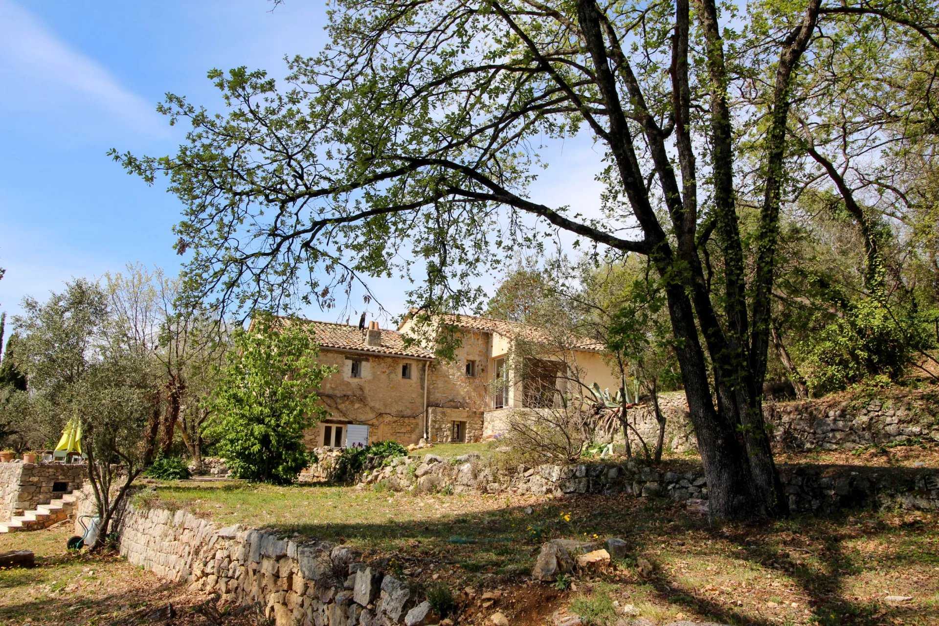 Rumah di Fayence, Provence-Alpes-Cote d'Azur 12143007