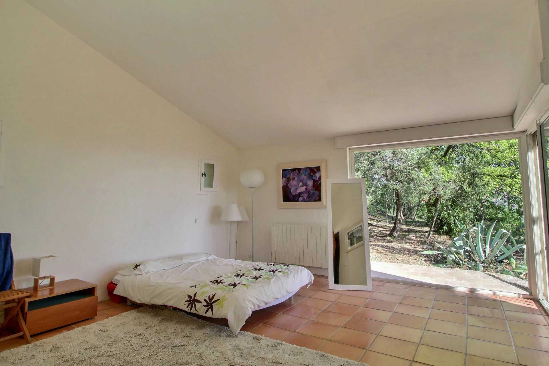بيت في Fayence, Provence-Alpes-Côte d'Azur 12143007