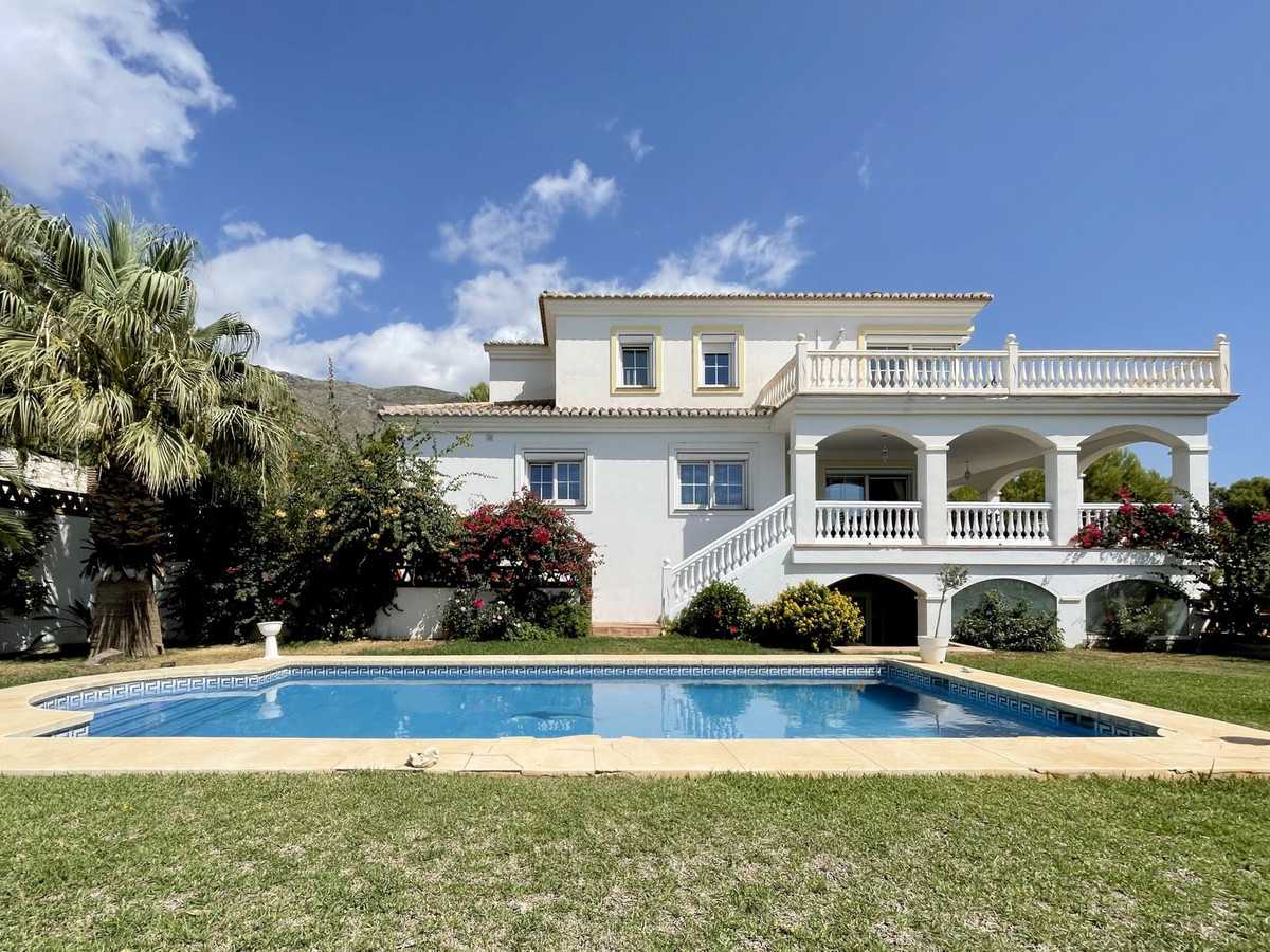 House in Alhaurin el Grande, Andalusia 12143508