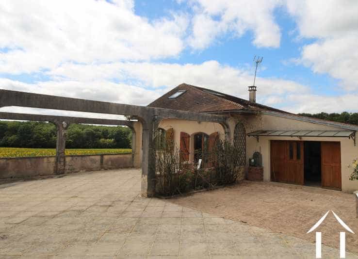 Casa nel La Chapelle-Saint-Andre, Borgogna-Franca Contea 12143683