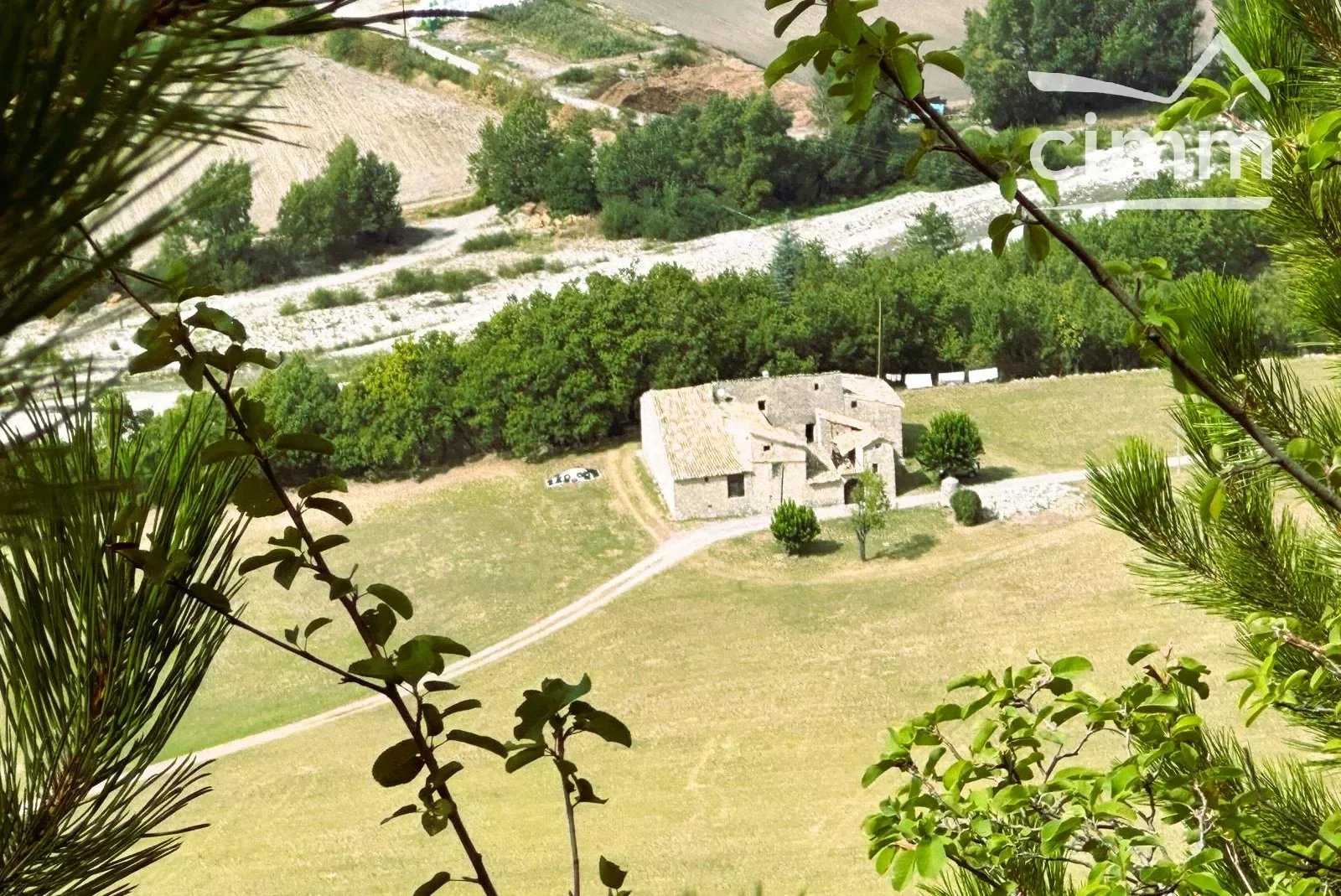 房子 在 Noyers-sur-Jabron, Provence-Alpes-Cote d'Azur 12144255