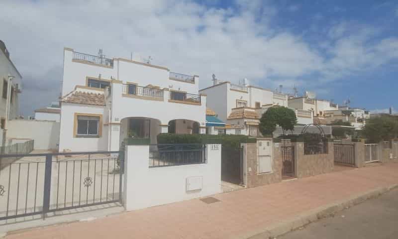 rumah dalam Torrevieja, Valencia 12144531