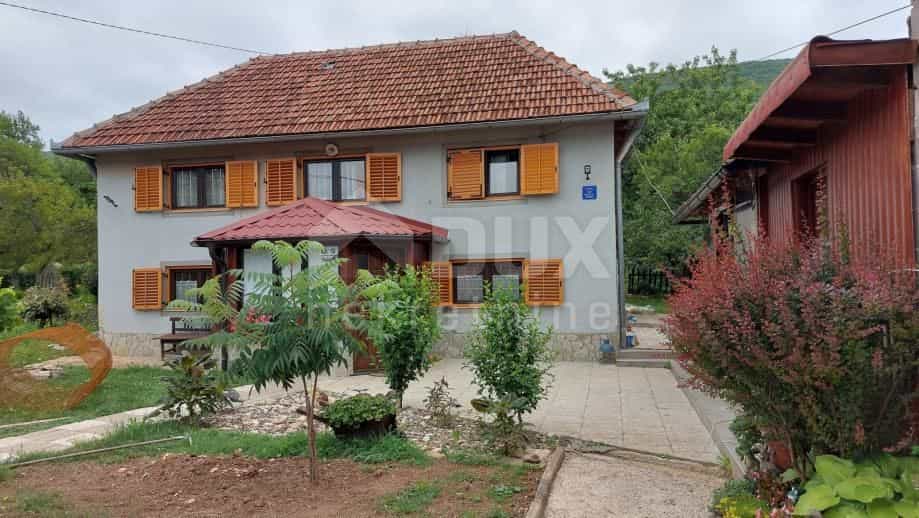 casa en Vrhovine, Licko-Senjska Županija 12144675